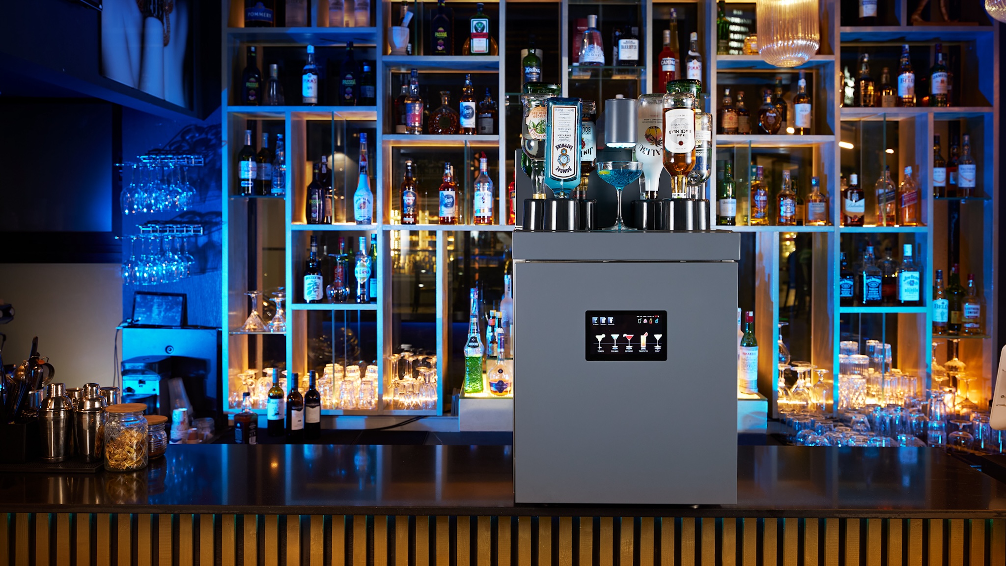 Cocktail machines by Mixologiq, leader in automated Cocktail Maker Machine